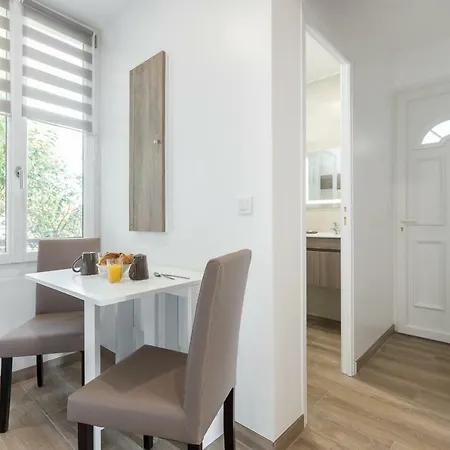 Sleep In City Port 3* Antibes
